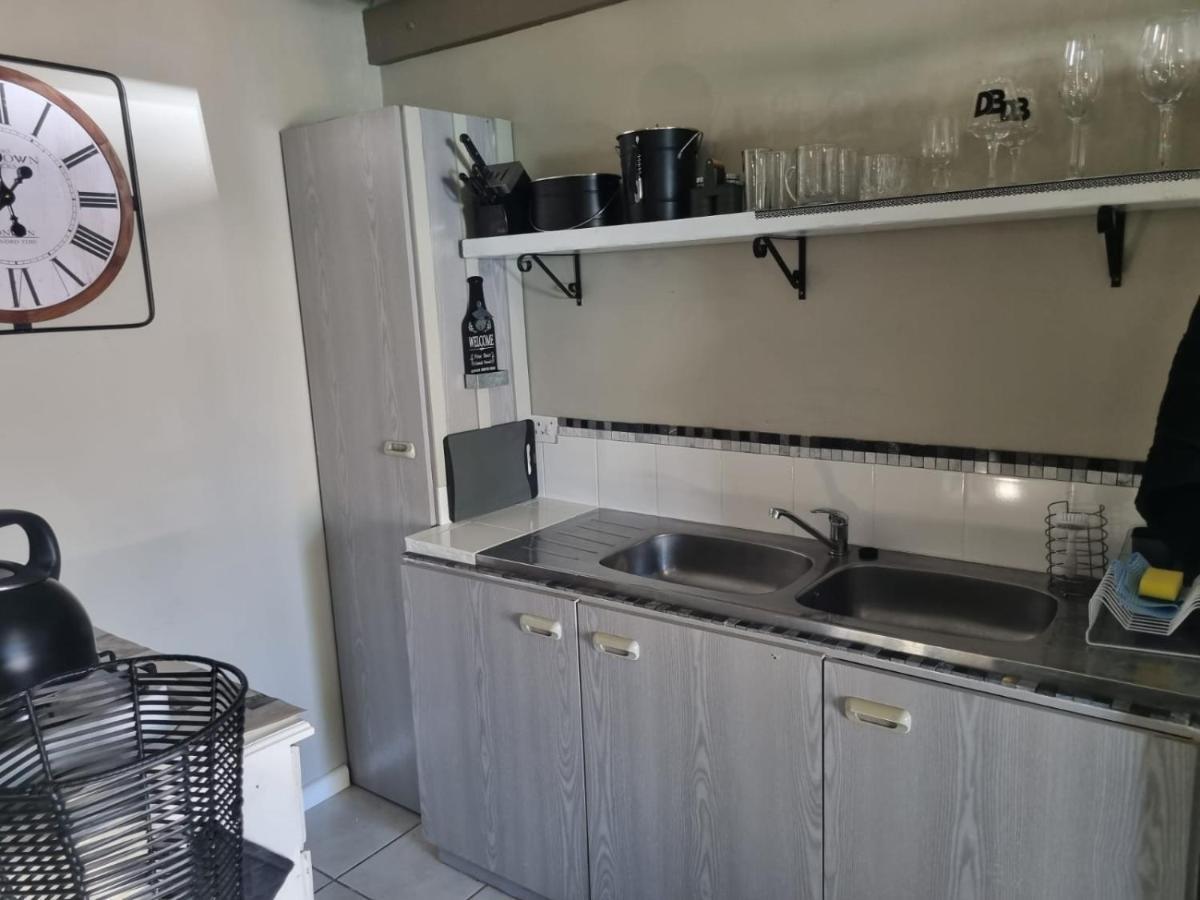 Angel 8 Airbnb Apartment 2 โรเบิร์ตสัน ภายนอก รูปภาพ