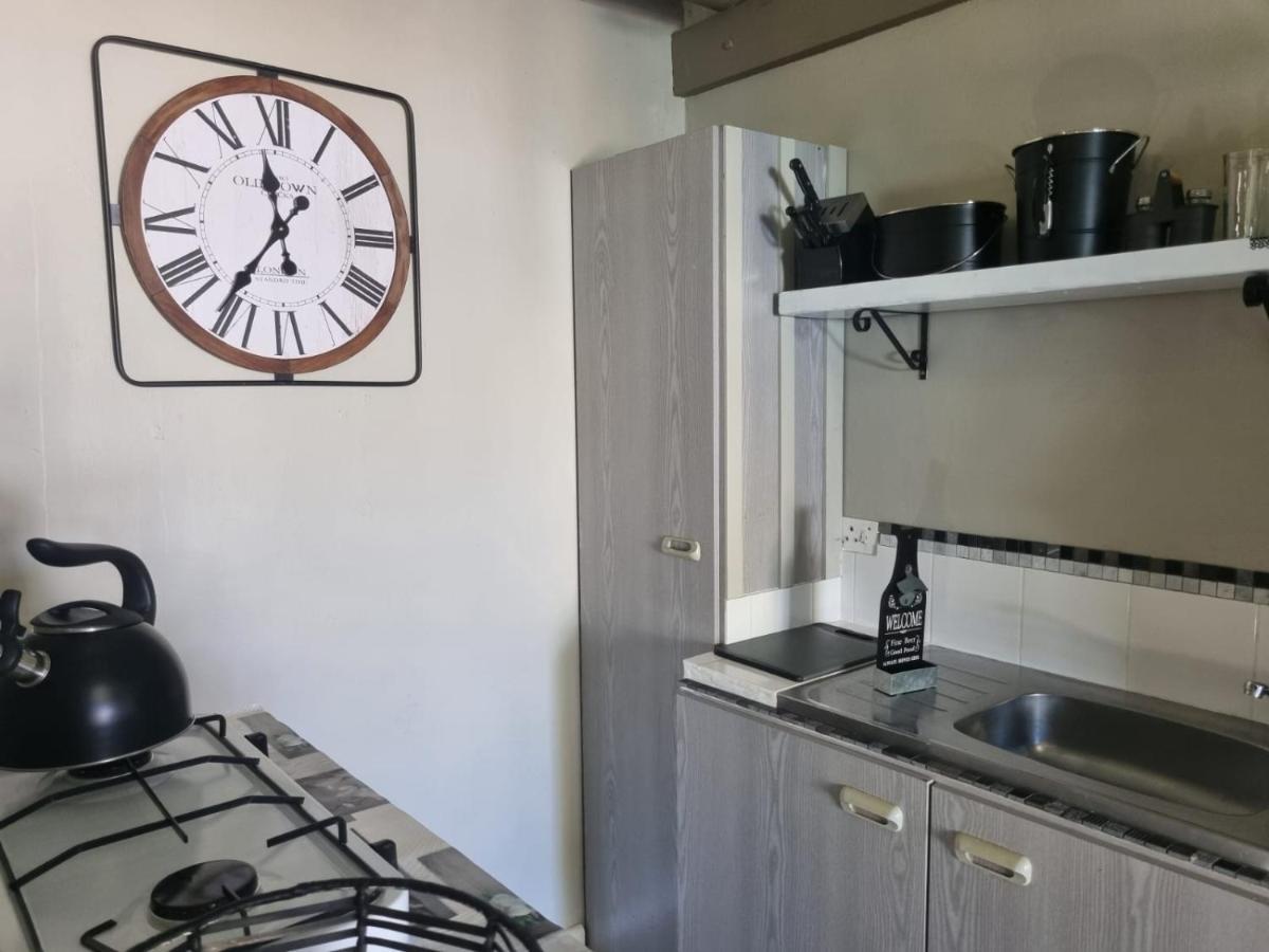 Angel 8 Airbnb Apartment 2 โรเบิร์ตสัน ภายนอก รูปภาพ